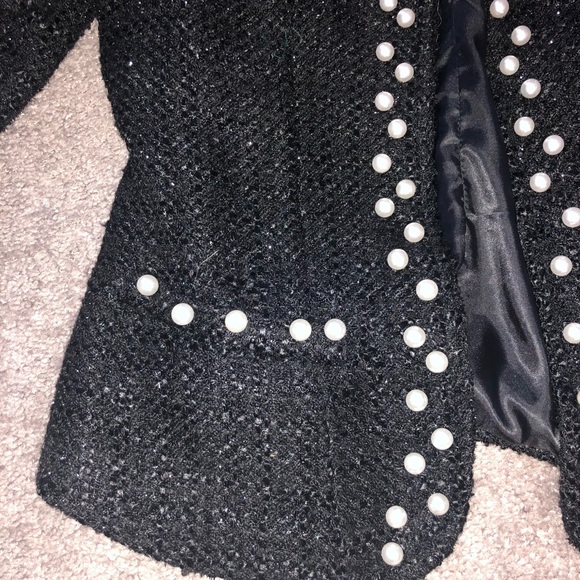Black blazer with pearls - Picture 3 of 4